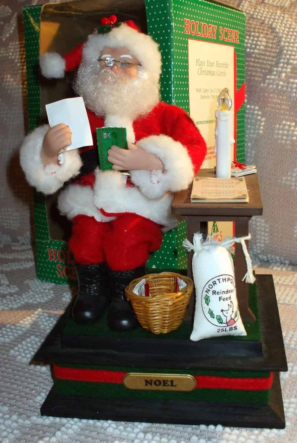 Musical Christmas SANTA Display 20 Charming Vintage Christmas Decorations (16)