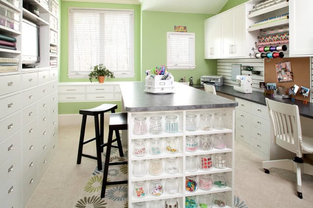 25 Amazing and Practical Craft Room Design Ideas 20