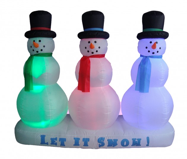 22 Funny Inflatable Christmas Decorations (21)