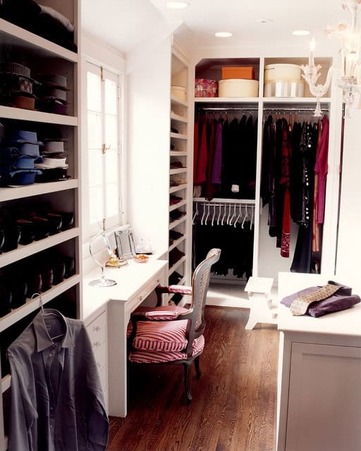 30 Fantastic Walk-In Closet Designs for Your Home Improvement 22