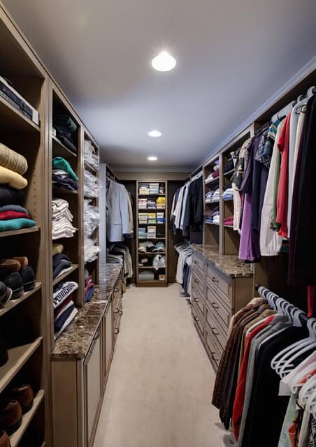 30 Fantastic Walk-In Closet Designs for Your Home Improvement 24