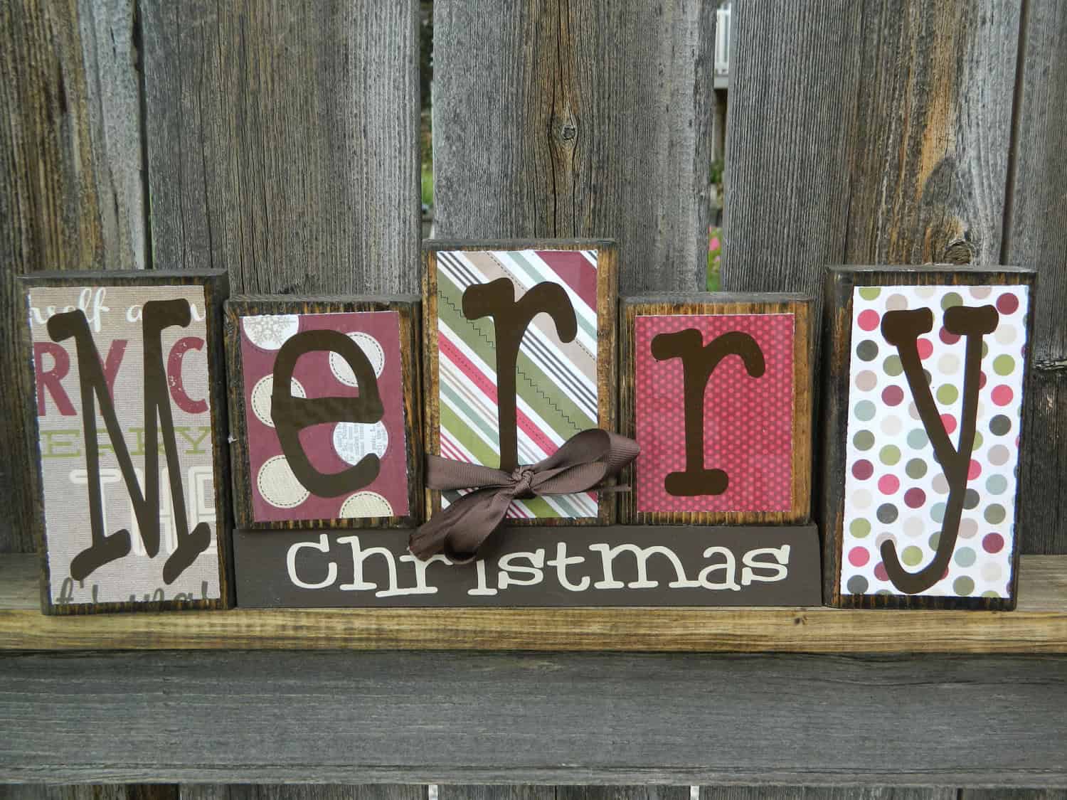 Christmas wood blocks 25 Creative Christmas Sign Decorations (18)