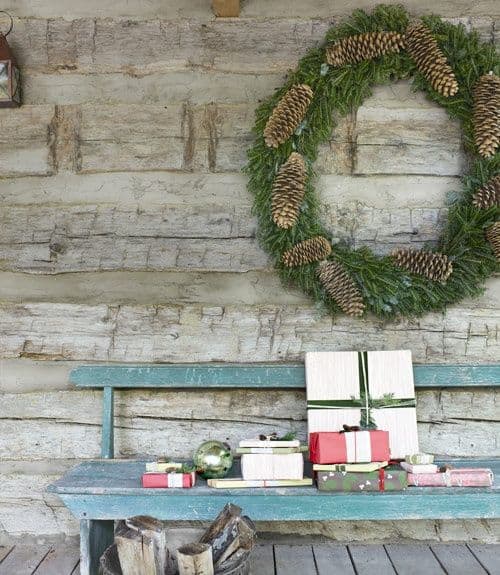 33 Cute Log Cabin Christmas Decorations 25