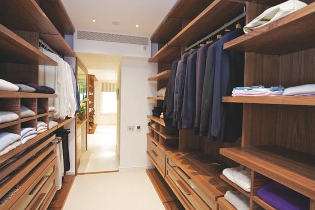 30 Fantastic Walk-In Closet Designs for Your Home Improvement 5