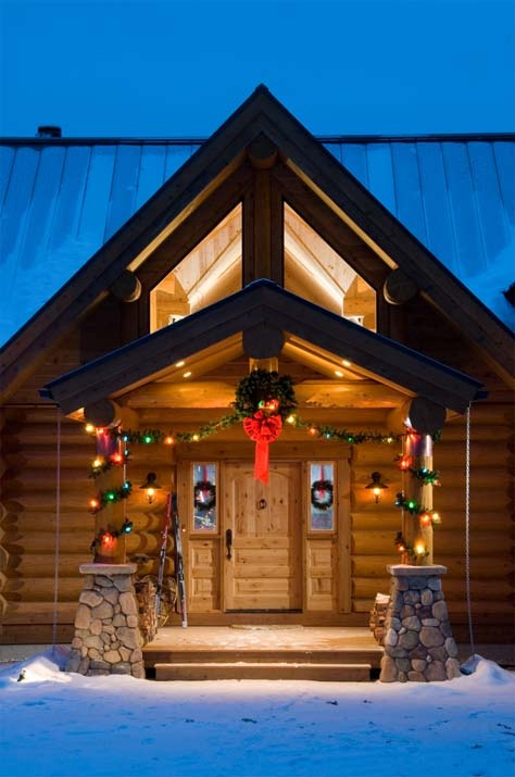 33 Cute Log Cabin Christmas Decorations