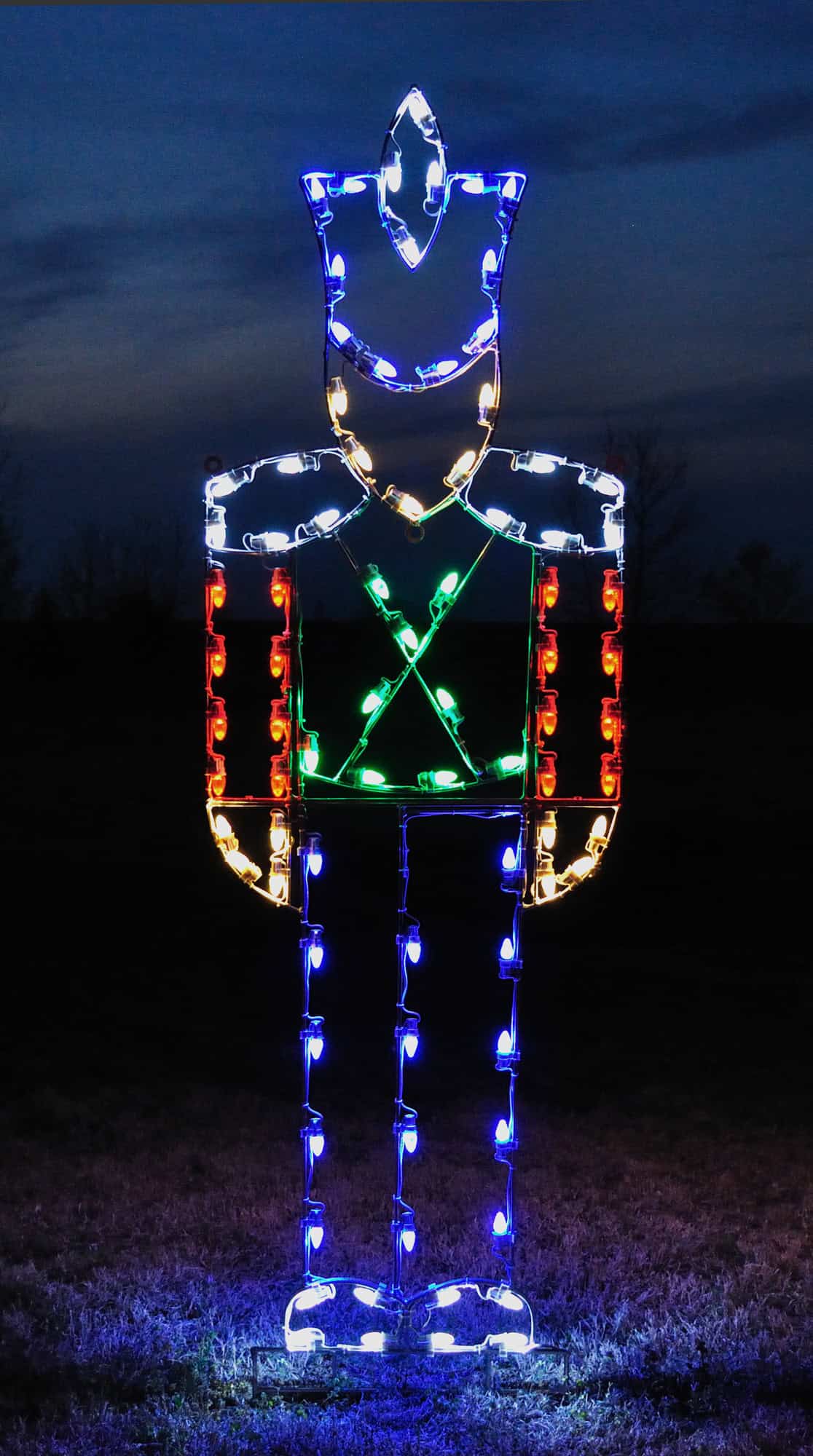 Toy Soldier Light A Large Collection of Outdoor Christmas Light Displays (23)