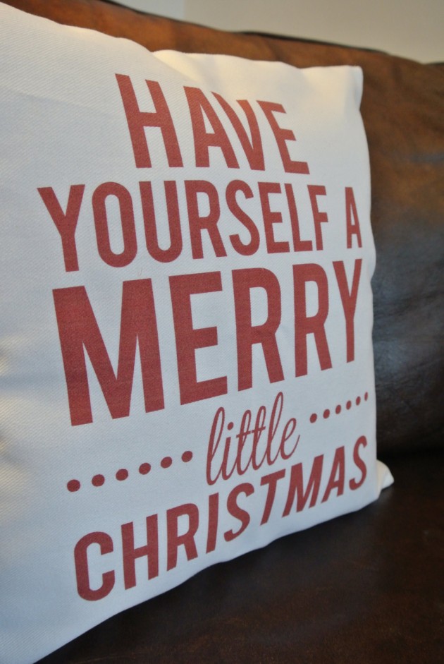 Another Collection of 17 Christmas Pillow Designs (8)