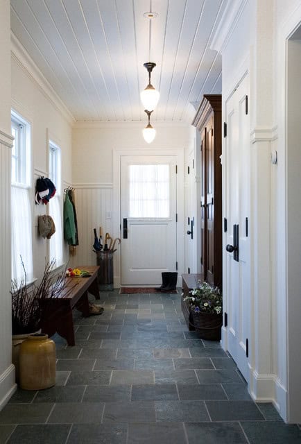 28 Elegant Traditional Entry Design Ideas