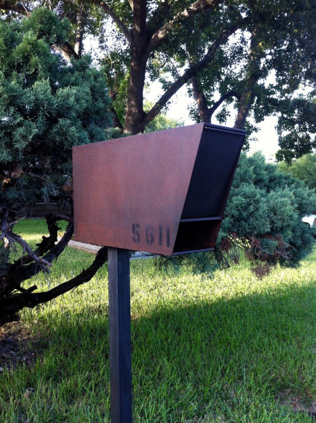 20 Beautiful Handmade Mailbox Designs (4)