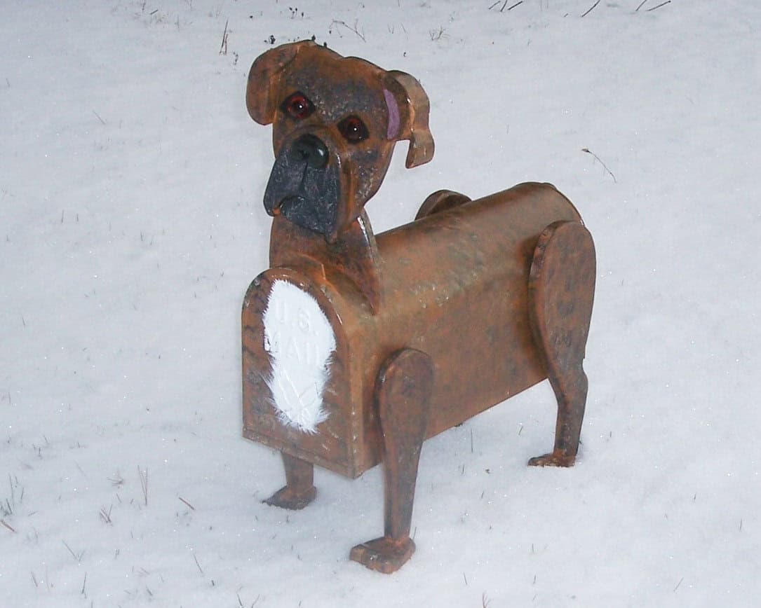 English bull dog mailbox 20 Beautiful Handmade Mailbox Designs (7)