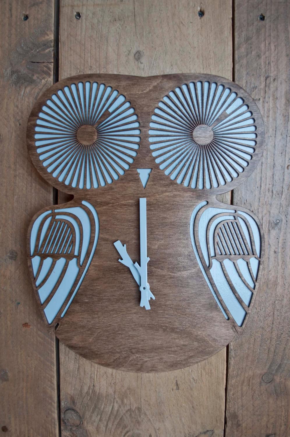 Big Twiggy Owl – modern wall Clock 20 Stunning & Unique Handmade Wall Clocks (10)