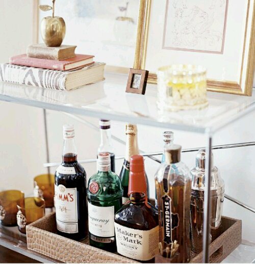 26 Creative DIY Ideas For Repurposing Old Trays For Better Home Organization