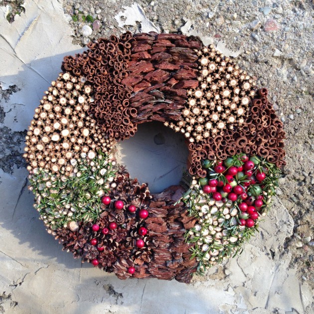 24 Whimsical Handmade Christmas Wreath Ideas (1)