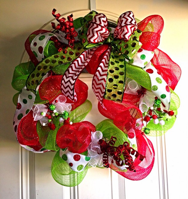 24 Whimsical Handmade Christmas Wreath Ideas (16)