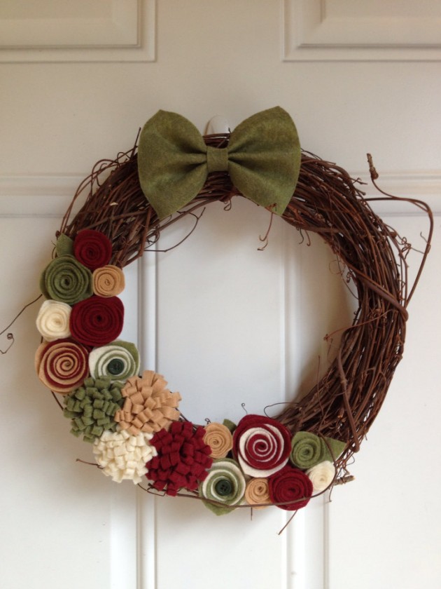 24 Whimsical Handmade Christmas Wreath Ideas (21)