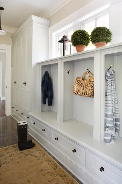 28 Elegant Traditional Entry Design Ideas