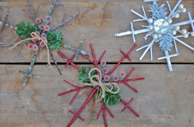 28 Cute DIY Snowflake Ideas 8