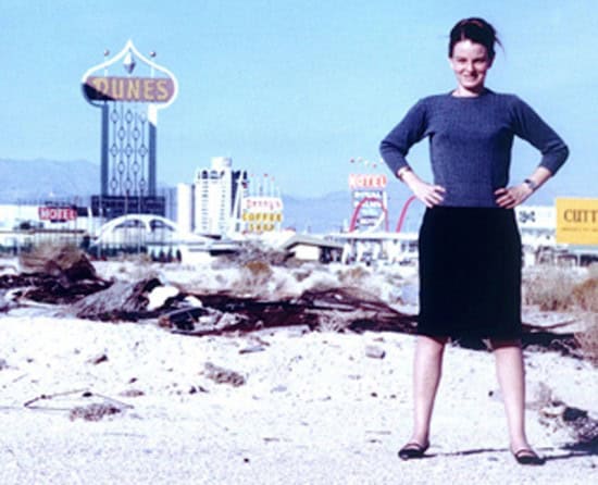 Denise-Scott-Brown-Las-Vegas-1972-www.glamcult.com_-550x446