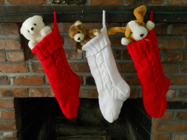 Use Christmas Stockings as Christmas Decorations - 15 Designs (14)