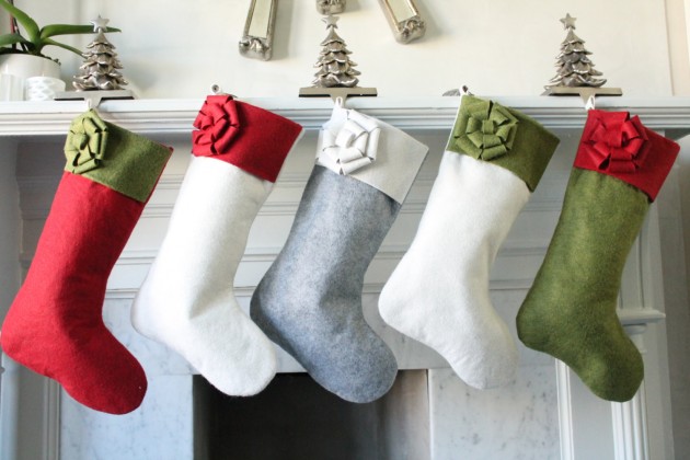 Use Christmas Stockings as Christmas Decorations - 15 Designs (15)