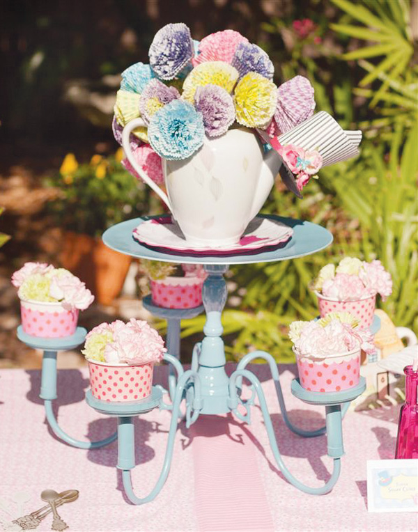 27 Magical DIY Crafts Inspired by Alice in Wonderland