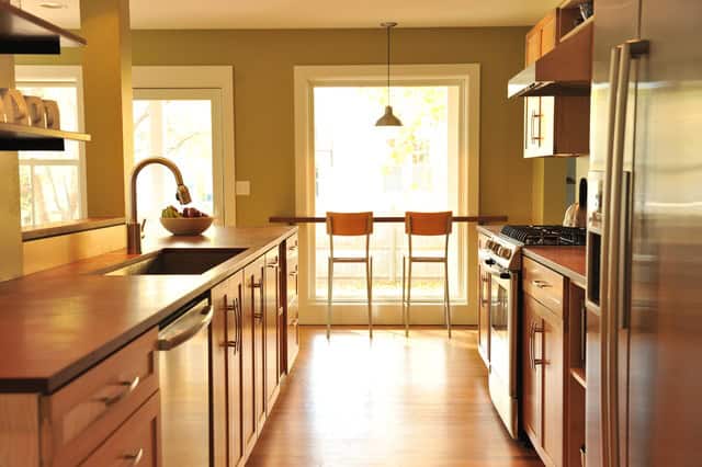 30 Elegant Contemporary Breakfast Bar Design Ideas 1