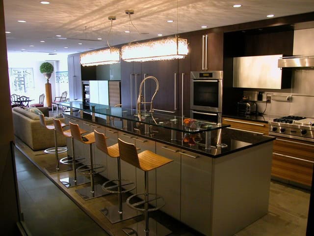 30 Elegant Contemporary Breakfast Bar Design Ideas 14