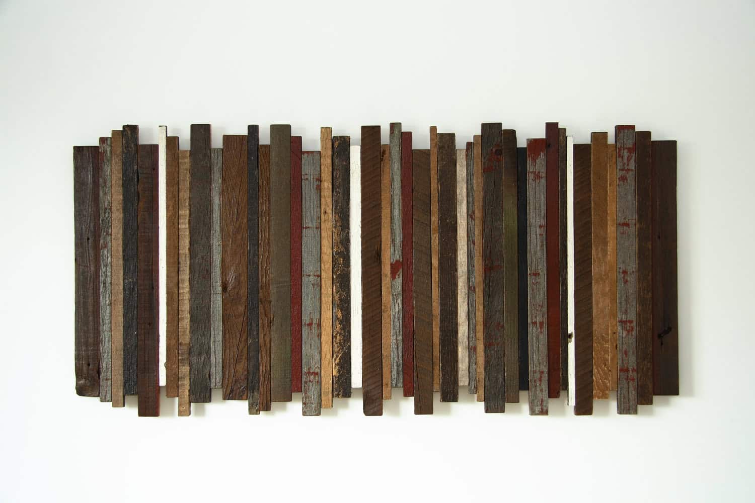 16 Magnificent Examples of Reclaimed Wood Wall Art