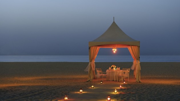 23 Breathtaking Outdoor Romantic Table Decorations