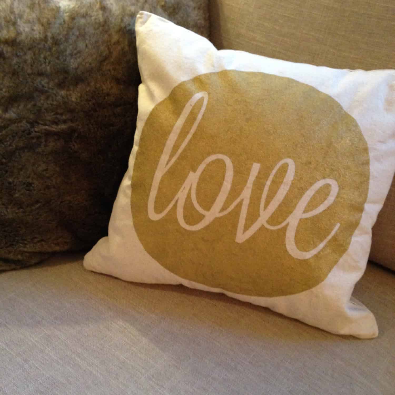 Gold Valentines Pillow 17 Fascinating Handmade Valentine's Day Pillow Designs (16)