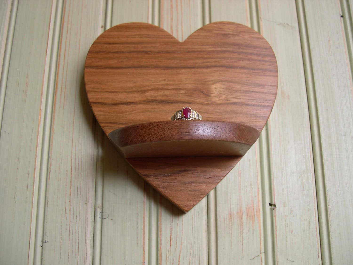 Valentine Heart Decor Wood Shelf for Precious Little Treasures 18 Various Wonderful Valentine's Decorations for Your Home (15)