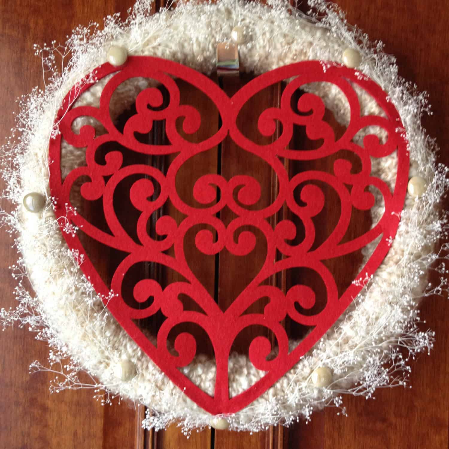 Divine Red Heart Wreath 18 Various Wonderful Valentine's Decorations for Your Home (18)