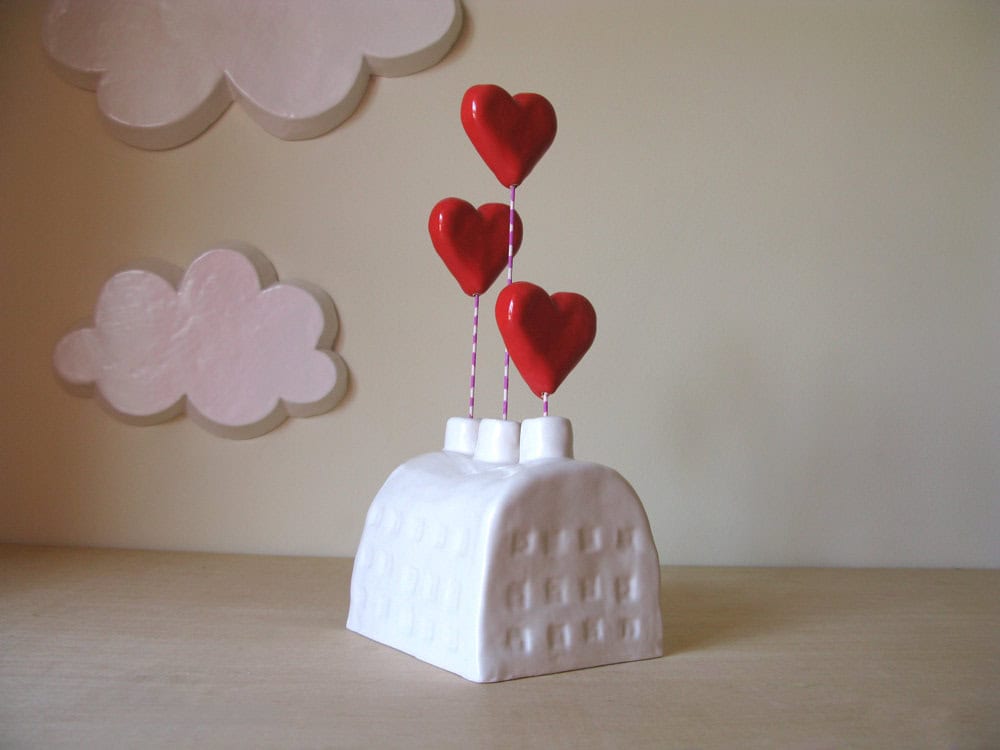 Large Heart Factory Ceramic Sculpture 18 Various Wonderful Valentine's Decorations for Your Home (3)