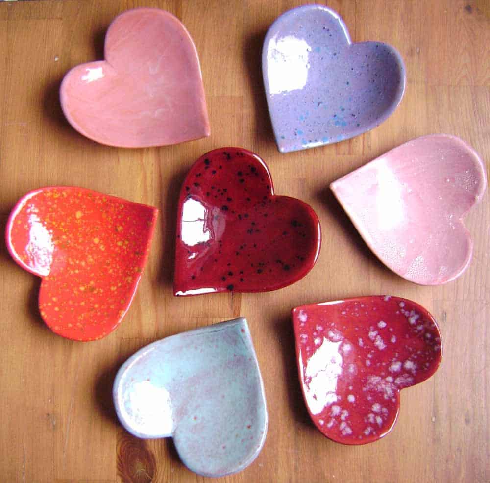 Heart Ceramic Dishes 18 Various Wonderful Valentine's Decorations for Your Home (7)