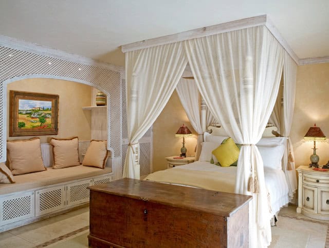 34 Dream Romantic Bedrooms With Canopy Beds 18