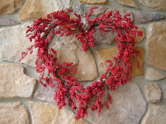 19 Outstanding Handmade Valentine's Wreaths (14)