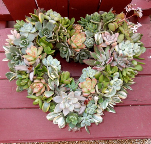 19 Outstanding Handmade Valentine's Wreaths (19)