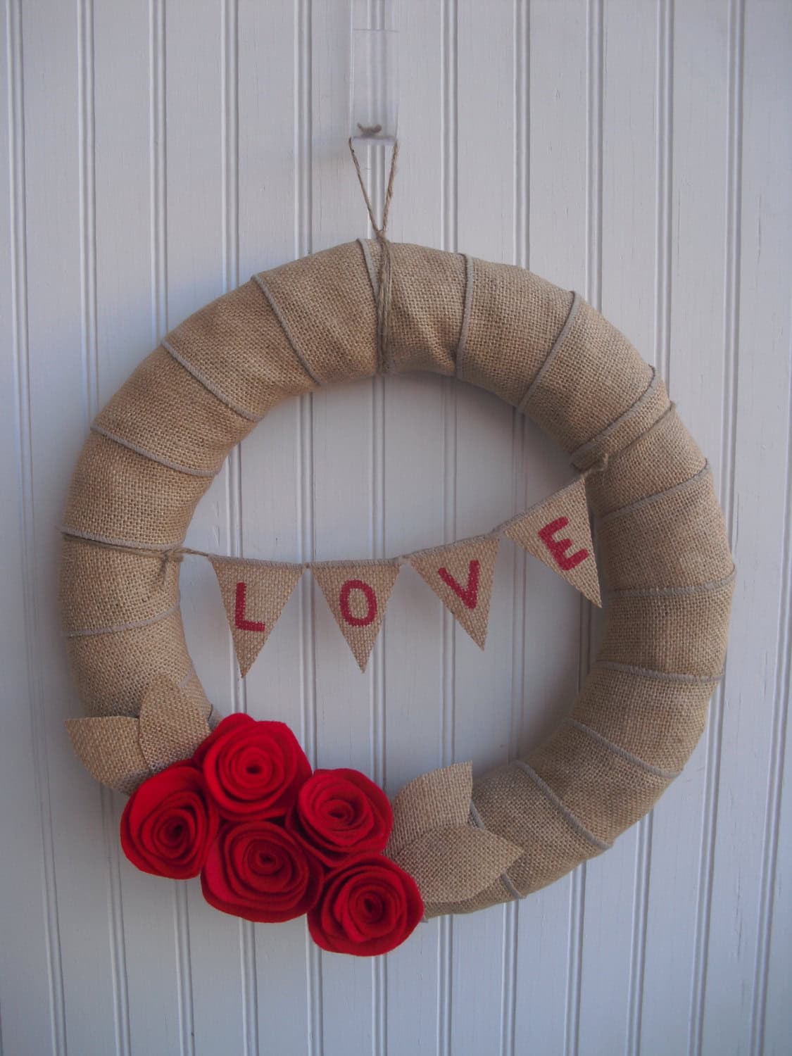 Valentines Burlap Love Wreath 19 Outstanding Handmade Valentine's Wreaths (3)