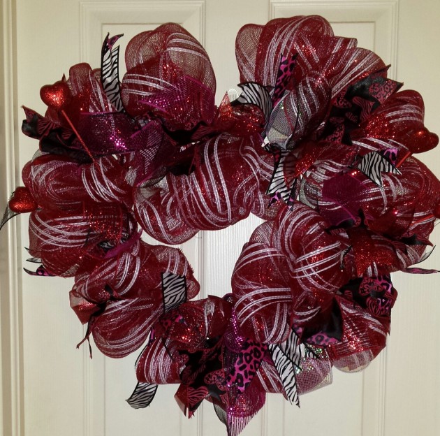 19 Outstanding Handmade Valentine's Wreaths (8)