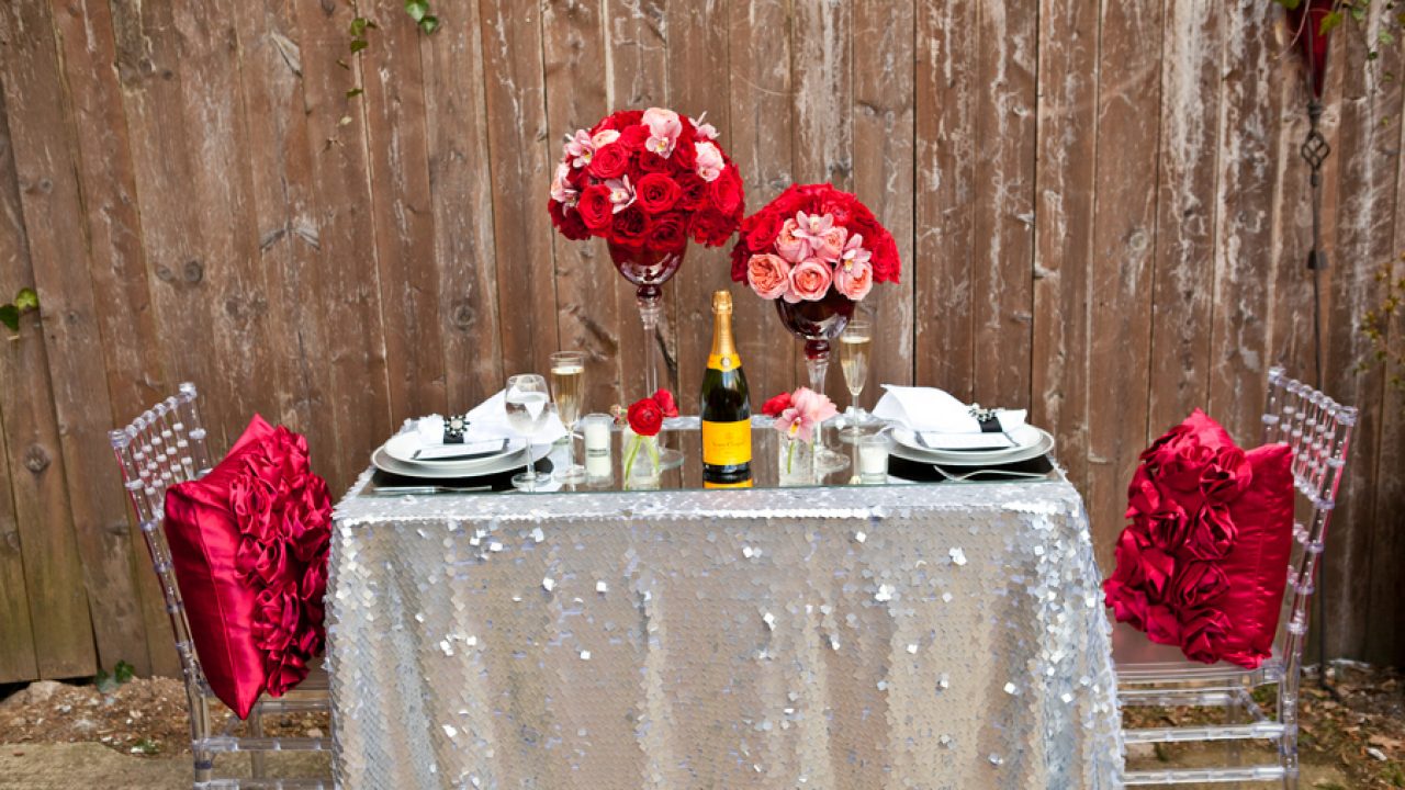 18 Irreplaceable & Romantic DIY Valentine's Day Table Decorations
