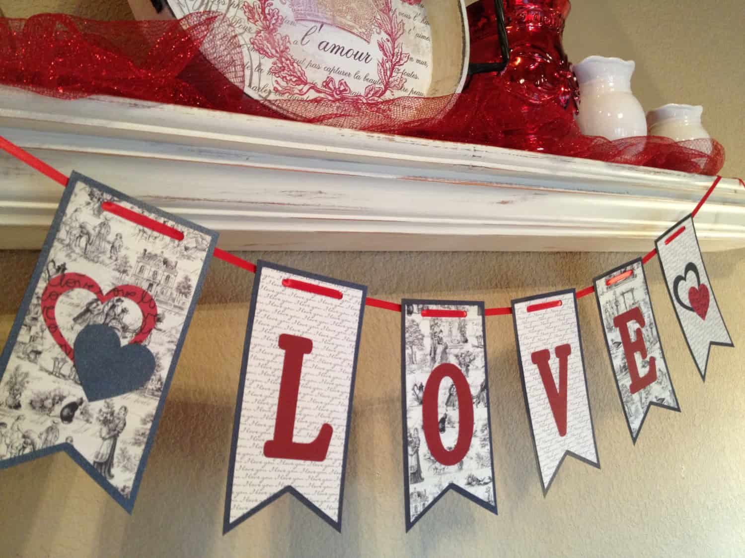 Love Banner 22 Lovely Valentine's Day Garland Designs (15)