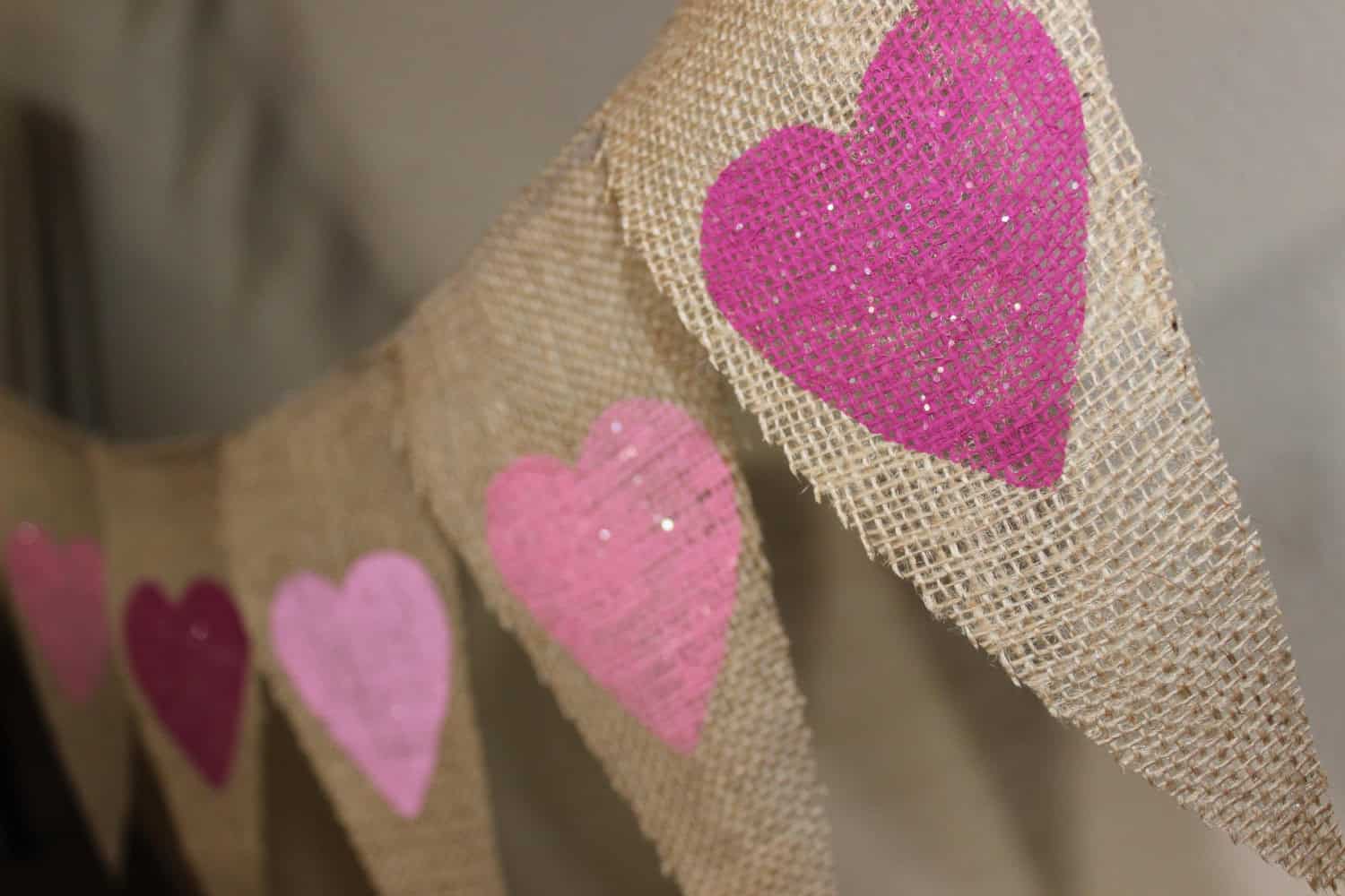 Burlap Heart Banner 22 Lovely Valentine's Day Garland Designs (21)