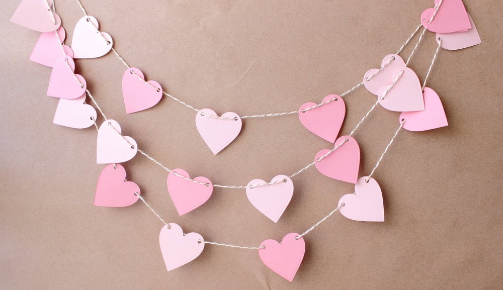 Valentine Garland 22 Lovely Valentine's Day Garland Designs (7)