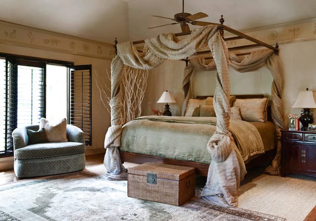 34 Dream Romantic Bedrooms With Canopy Beds 22