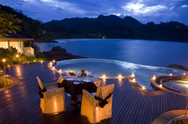 23 Breathtaking Outdoor Romantic Table Decorations