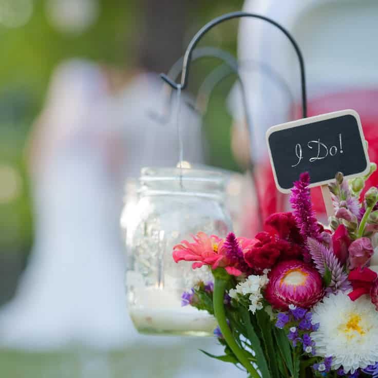 25 Adorable DIY Hanging Mason Jars
