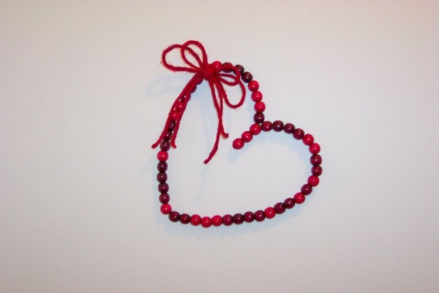28 Lovely Handmade Valentine's Wreath Designs (8)