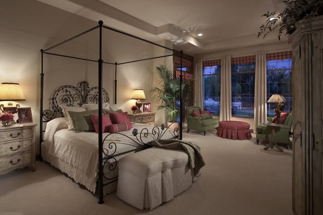 34 Dream Romantic Bedrooms With Canopy Beds 28