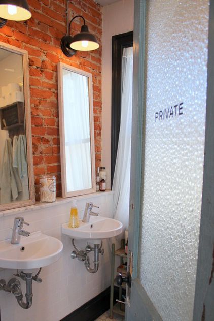 25 Chic Bathrooms With Brick Walls