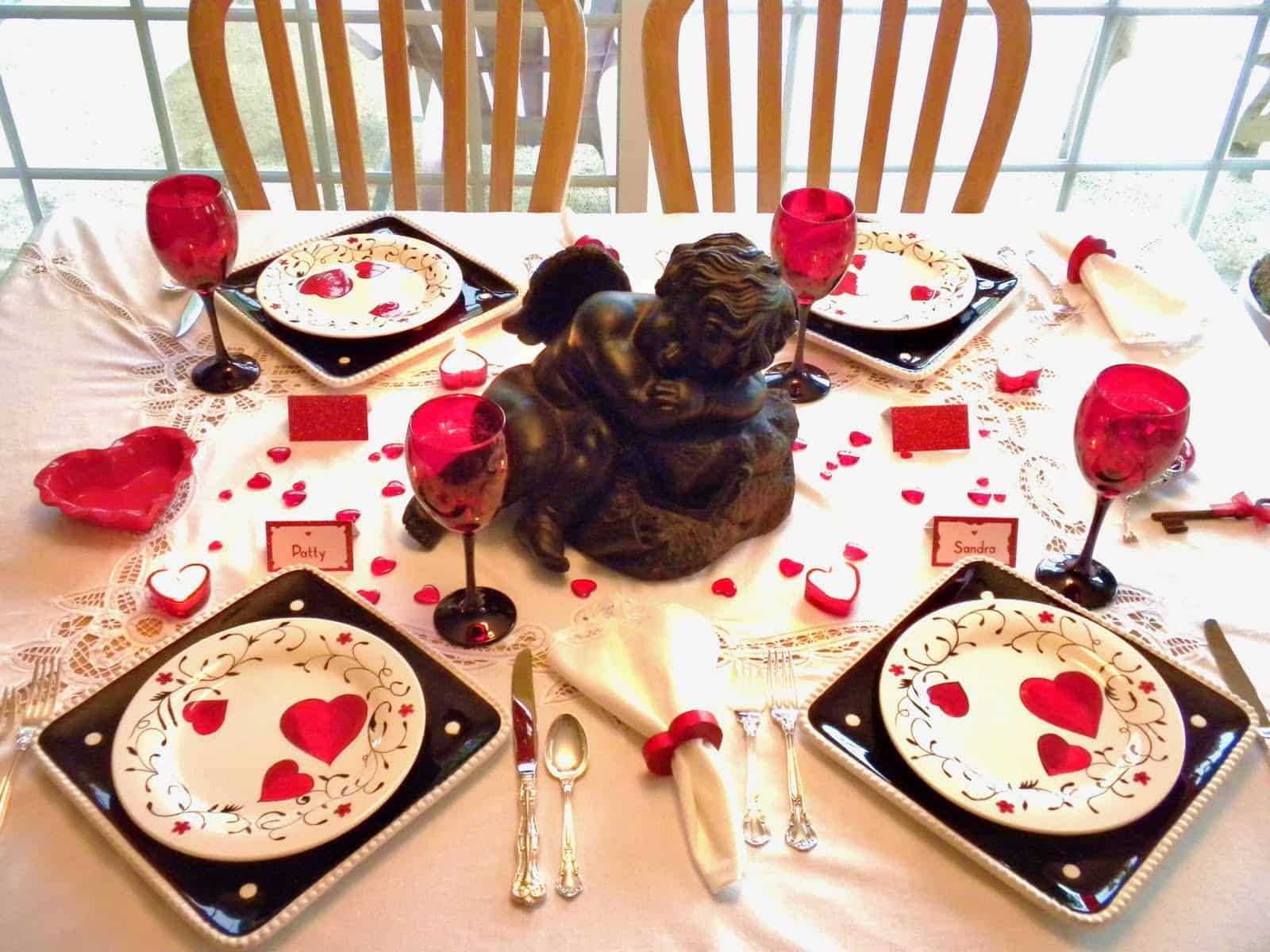 Fascinating Valentine’s Day Table Decor b